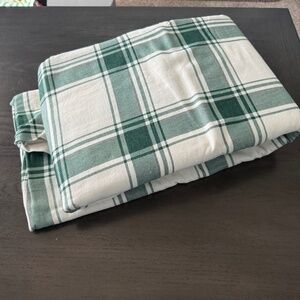 Bee & Willow 100% Cotton Plaid Flanel King Flat Sheet